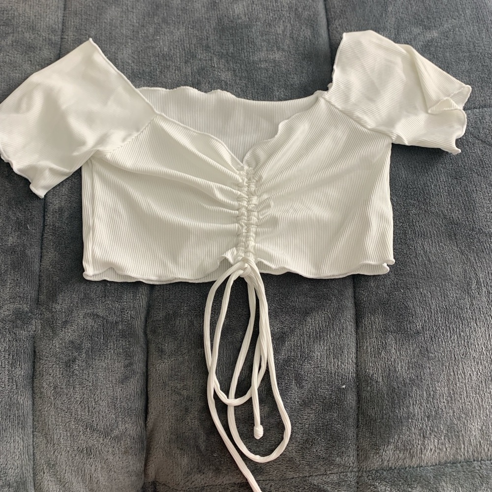 Cropped ruched white top. Size small. NWOT